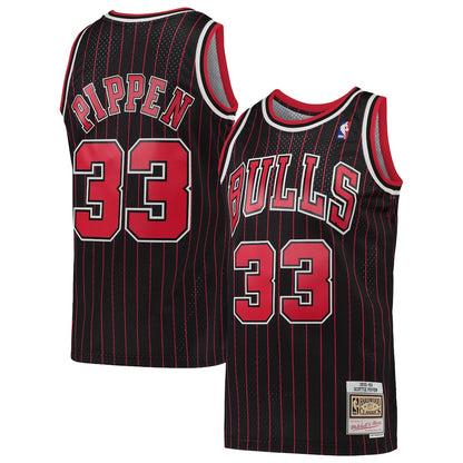 Chicago Bulls Scottie Pippen Mitchell & Ness Black Hardwood Classics Swingman Jersey